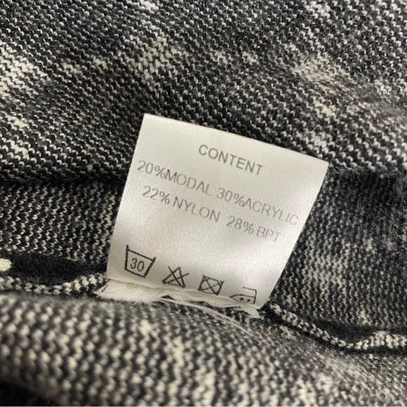 Ell And Emm Monogram Knit Sweater M Black Ivory Collared Quarter Button EE - Picture 10 of 11